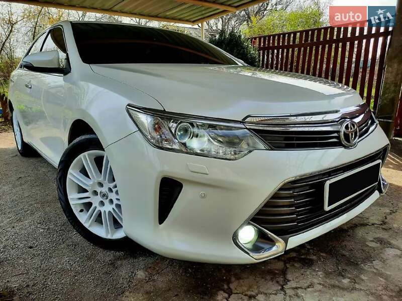 Седан Toyota Camry 2015 в Кременчуці
