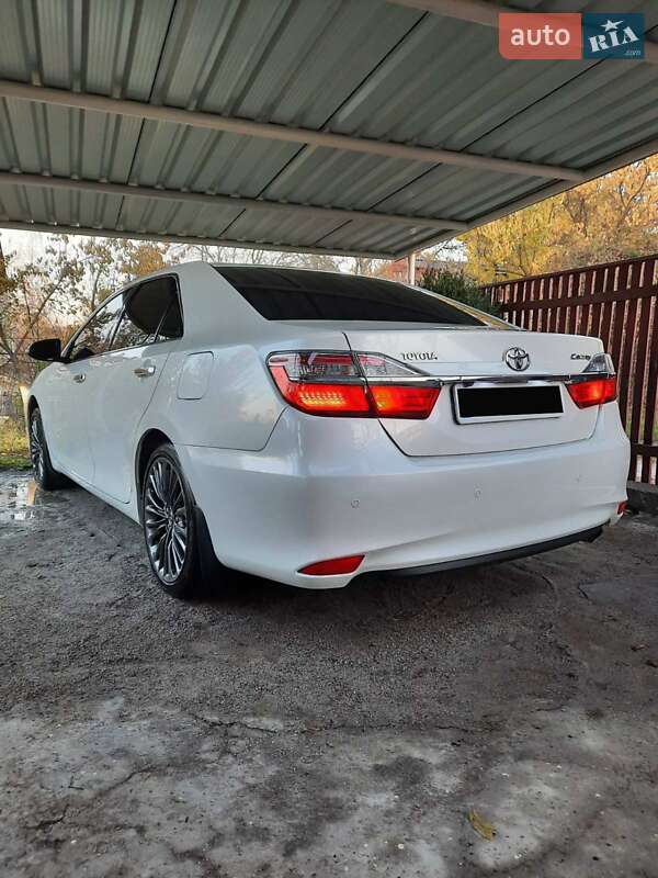 Седан Toyota Camry 2015 в Кременчуці