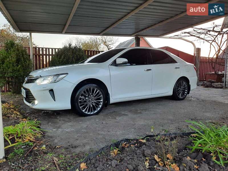 Toyota Camry 2015