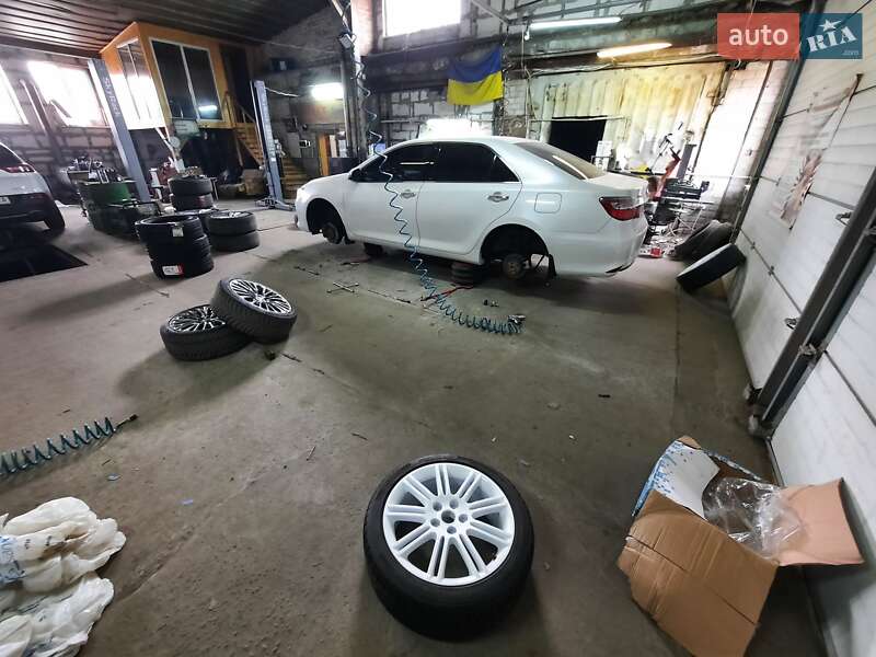 Седан Toyota Camry 2015 в Кременчуці