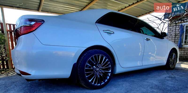 Седан Toyota Camry 2015 в Кременчуці