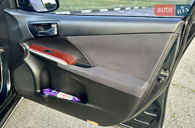 Седан Toyota Camry 2013 в 