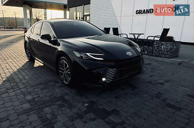 Седан Toyota Camry 2024 в 