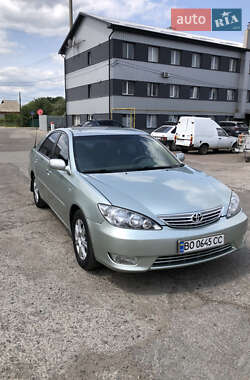 Седан Toyota Camry 2004 в Полтаве