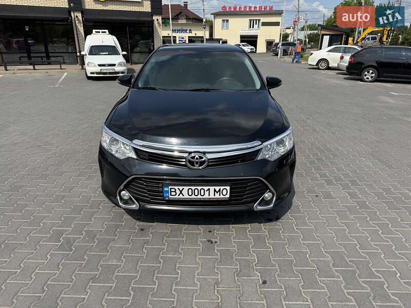 Седан Toyota Camry 2017 в 