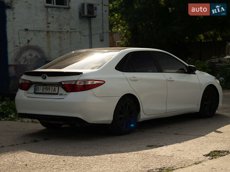 Седан Toyota Camry 2015 в Кременчуці
