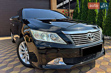 Седан Toyota Camry 2013 в Киеве