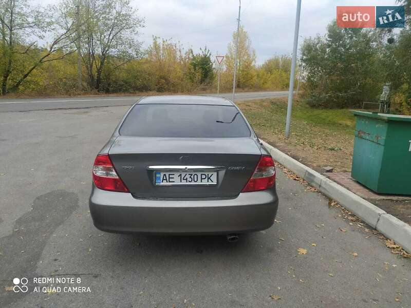 Седан Toyota Camry 2003 в Ізюмі