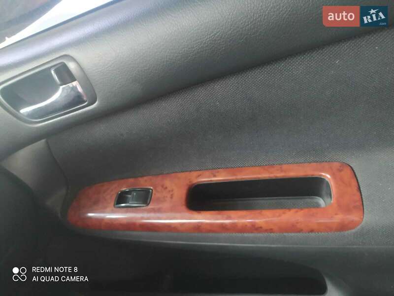 Седан Toyota Camry 2003 в Ізюмі