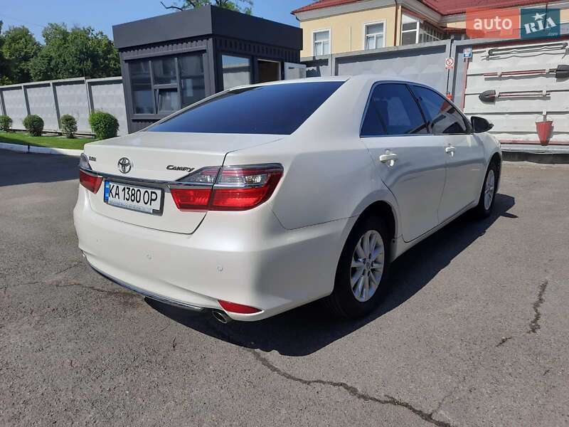 Седан Toyota Camry 2017 в Києві