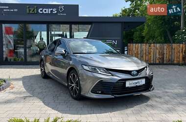 Седан Toyota Camry 2023 в Львове