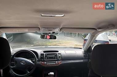 Седан Toyota Camry 2004 в Запорожье