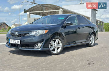 Седан Toyota Camry 2013 в Городке