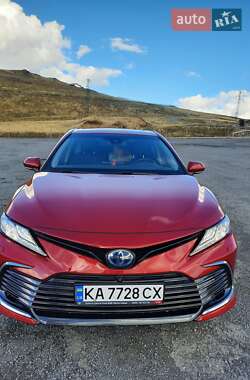 Седан Toyota Camry 2021 в Киеве
