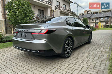 Седан Toyota Camry 2024 в 