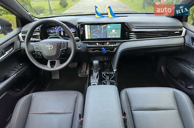 Седан Toyota Camry 2024 в 