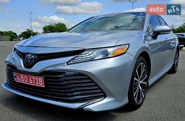 Седан Toyota Camry 2020 в Днепре