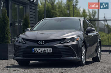 Седан Toyota Camry 2020 в Львове