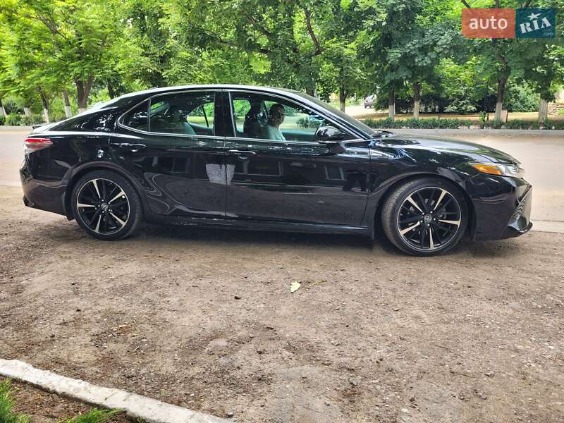 Седан Toyota Camry 2018 в Великій Михайлівці