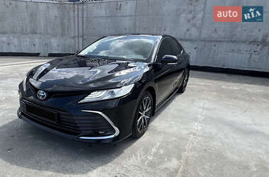 Седан Toyota Camry 2021 в Киеве