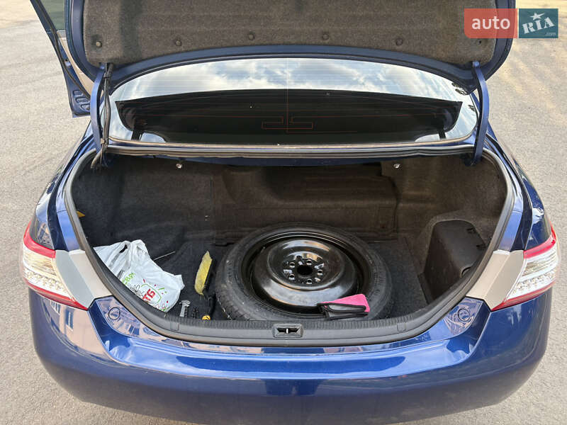 Седан Toyota Camry 2010 в Харькове