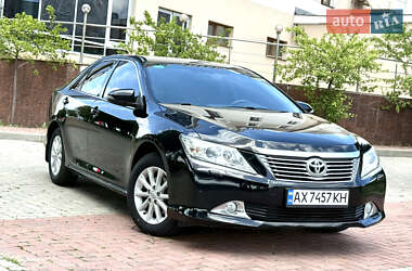 Седан Toyota Camry 2014 в Харькове