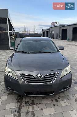Седан Toyota Camry 2007 в Днепре