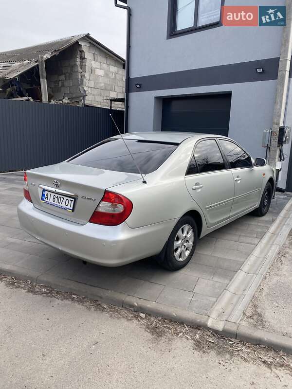 Седан Toyota Camry 2004 в Ірпені