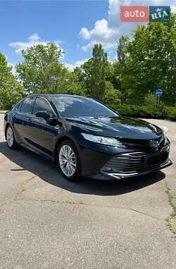 Седан Toyota Camry 2019 в Николаеве