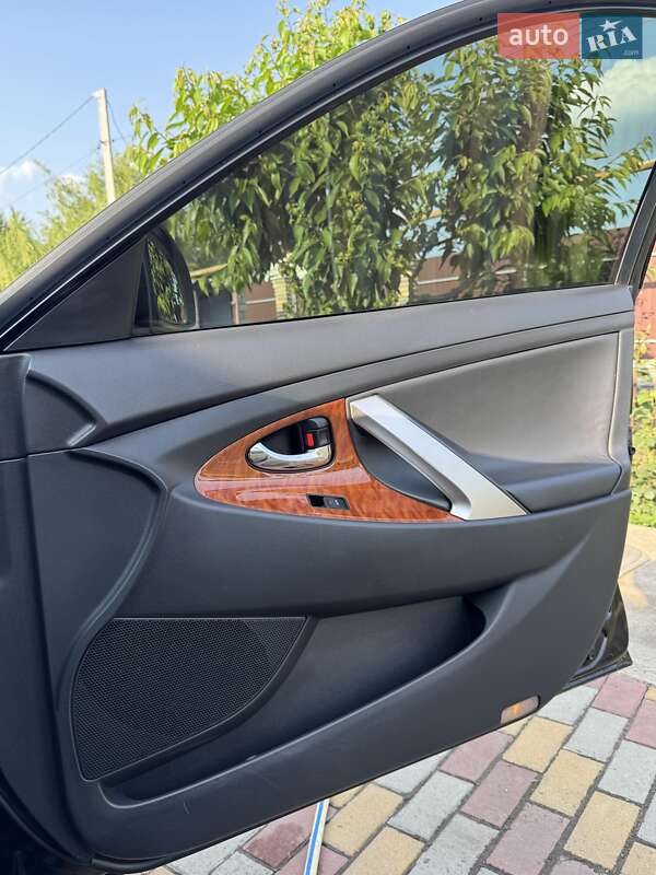 Седан Toyota Camry 2010 в Ананьїві