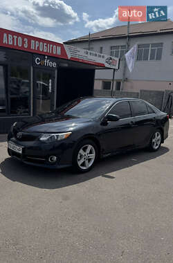 Седан Toyota Camry 2012 в Каменке