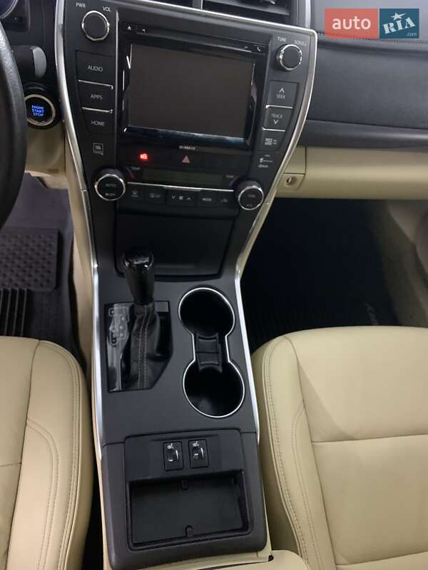 Седан Toyota Camry 2017 в Києві