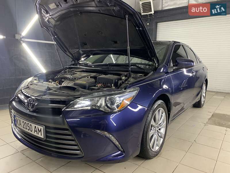 Седан Toyota Camry 2017 в Києві