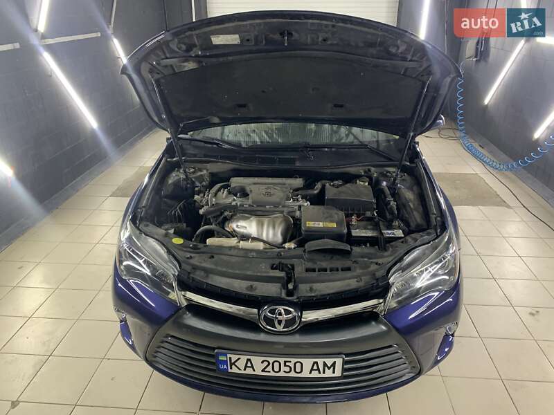 Седан Toyota Camry 2017 в Києві