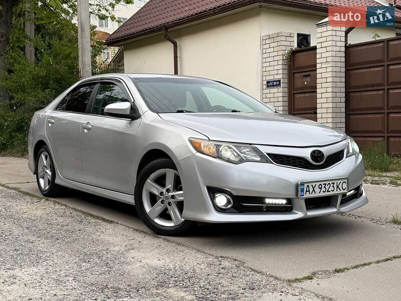 Toyota Camry 2014
