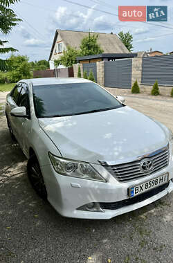 Седан Toyota Camry 2012 в Охтирці