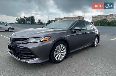 Седан Toyota Camry 2018 в Полтаві