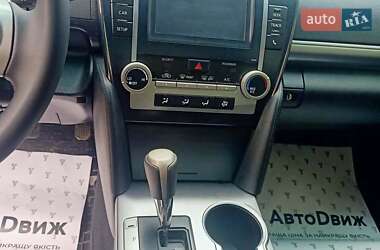 Седан Toyota Camry 2014 в 