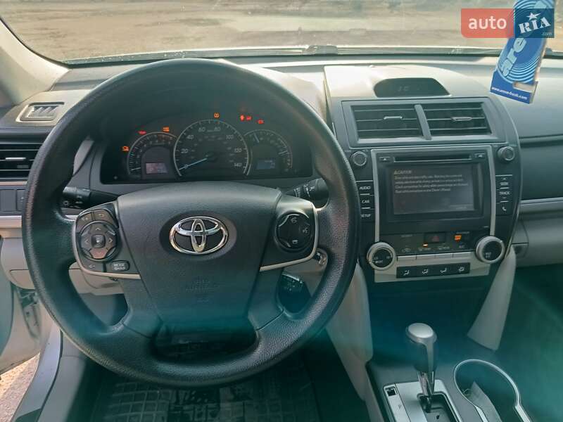 Седан Toyota Camry 2014 в Прилуках