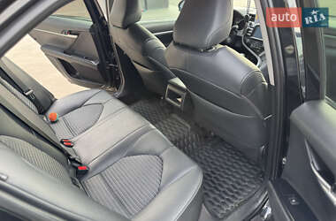 Седан Toyota Camry 2018 в 