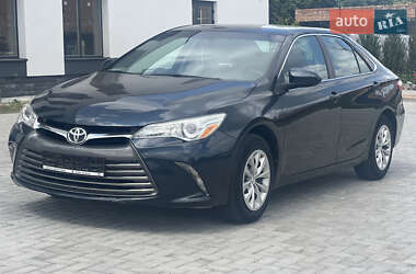 Седан Toyota Camry 2017 в Рівному