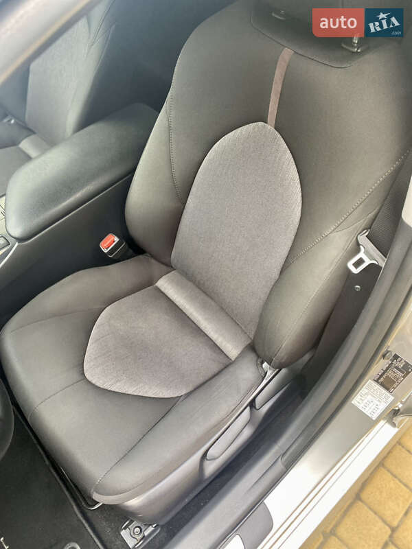 Седан Toyota Camry 2019 в Луцке