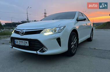 Седан Toyota Camry 2017 в Харкові
