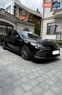 Седан Toyota Camry 2021 в 
