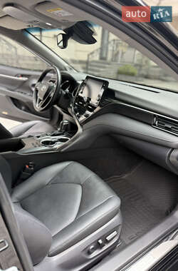 Седан Toyota Camry 2021 в 