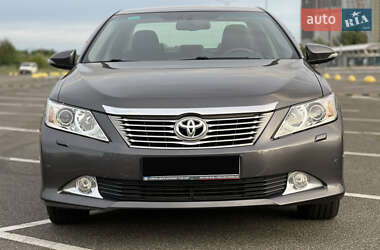 Седан Toyota Camry 2014 в 