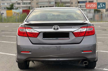 Седан Toyota Camry 2014 в 