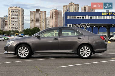 Седан Toyota Camry 2014 в 