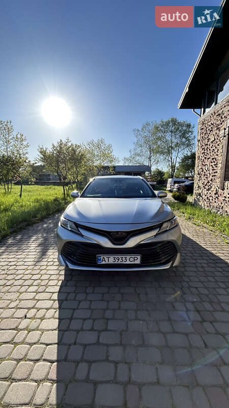 Седан Toyota Camry 2019 в Коломиї
