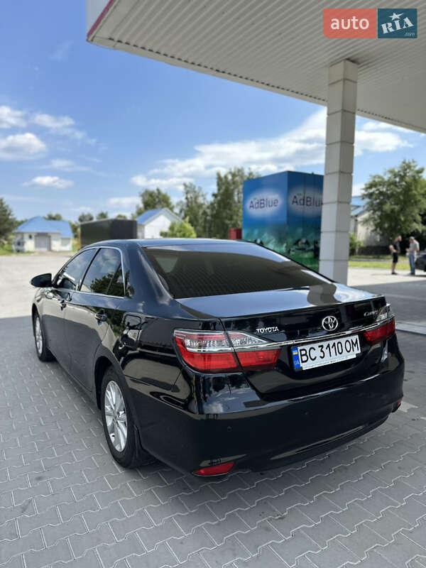 Седан Toyota Camry 2015 в Львове